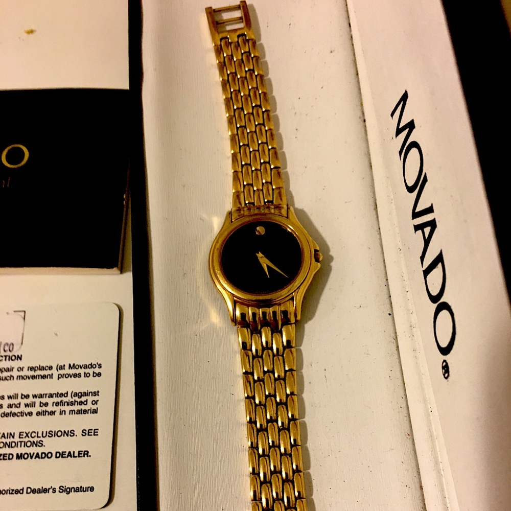 Vintage Movado watch. Original owner, my wrist 7” Photo is without extra link.